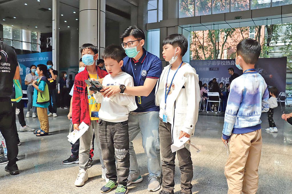 廣州暨大港澳子弟學校積極招聘港籍教師　早着大灣區教學先機　事業展新天